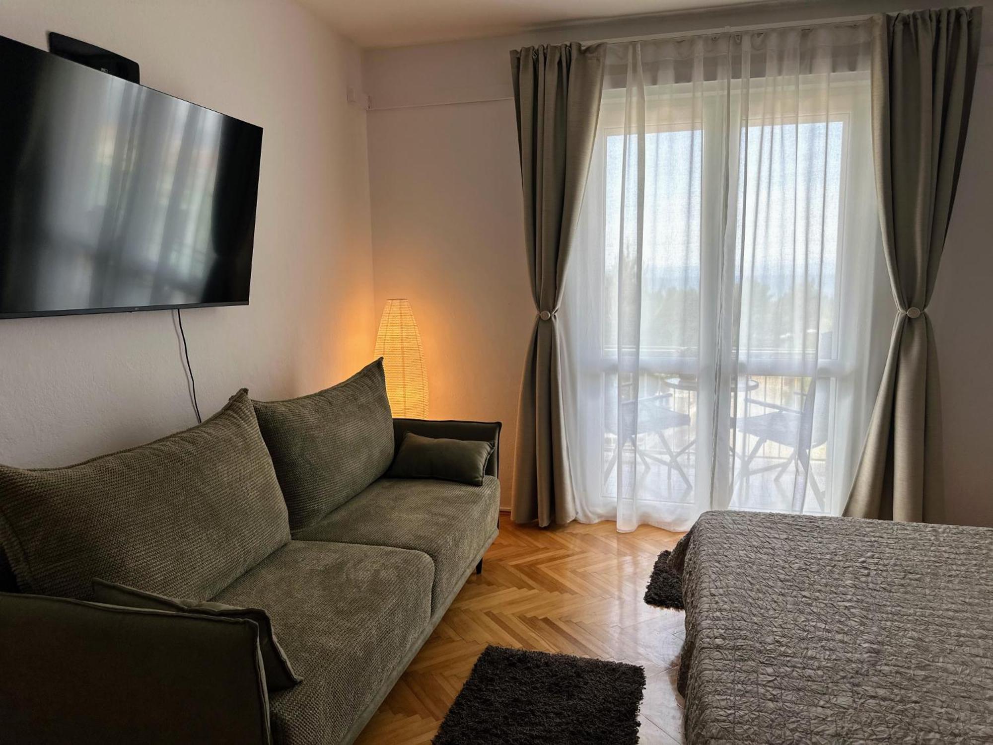 Spacious Family Apartment Near The Beach Makarska Zewnętrze zdjęcie